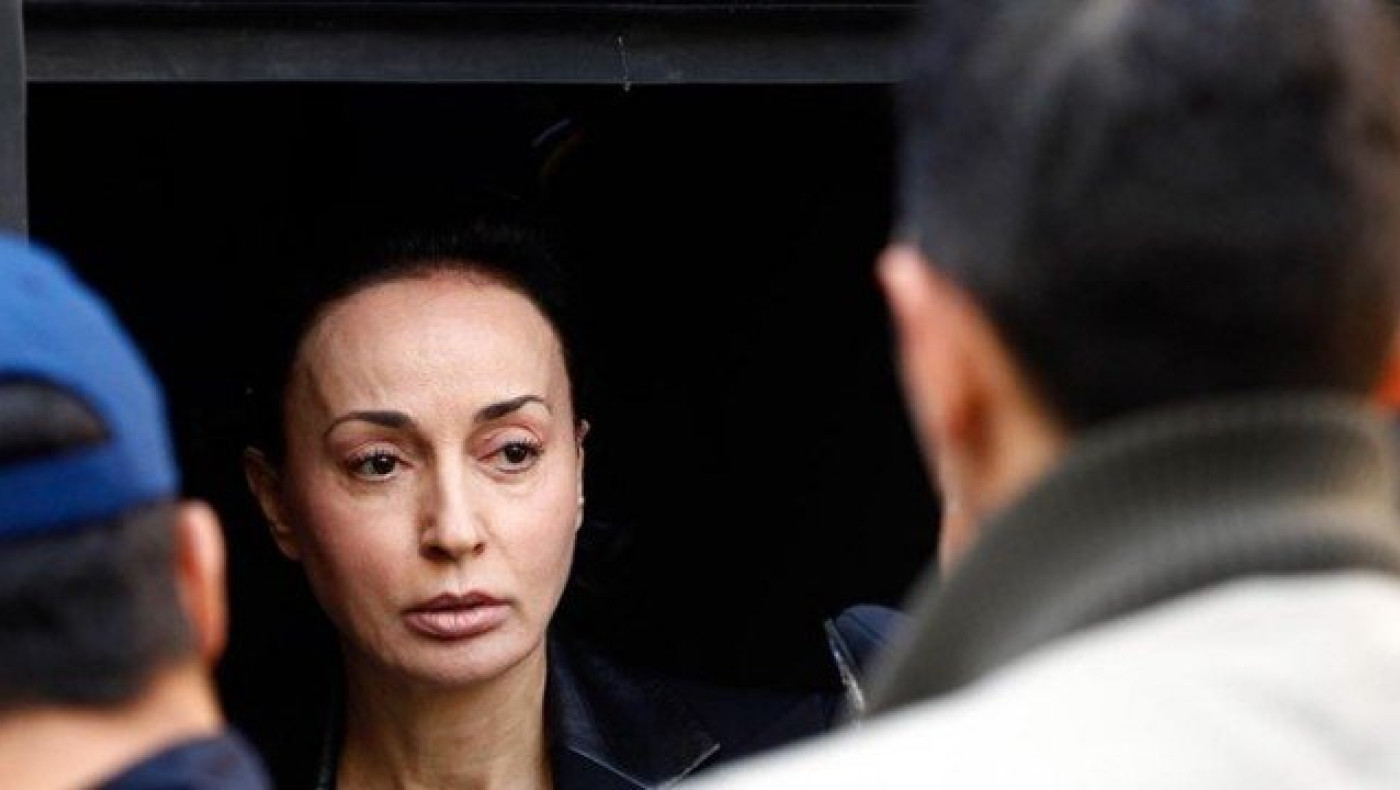 Βίκυ Σταμάτη: Βόλτα με τον 11χρονο γιο της στο κέντρο της Αθήνας -ΦΩΤΟ