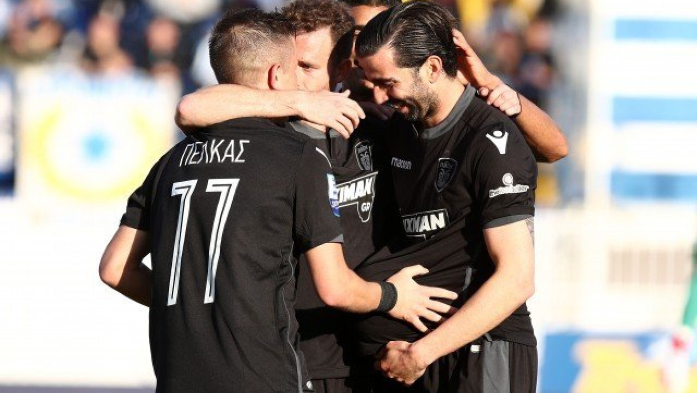 Οταν τον αφήνουν                να παίξει ποδόσφαιρο