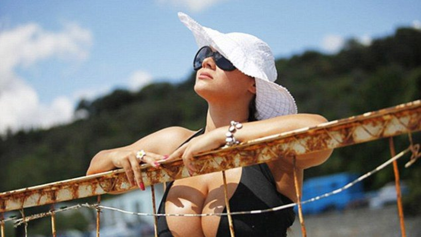 «Σφάζονται» Ρώσοι και Ουκρανοί για το... στήθος της Μαρία Ζάρινγκ (PICS+VIDEO)