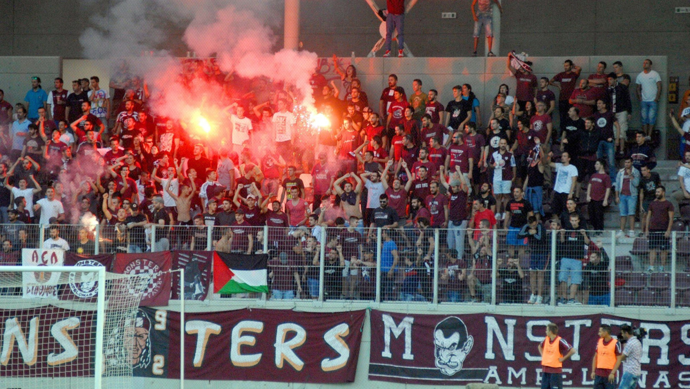 «Οφείλεις ξεκάθαρες εξηγήσεις, ως εδώ η τρέλα»