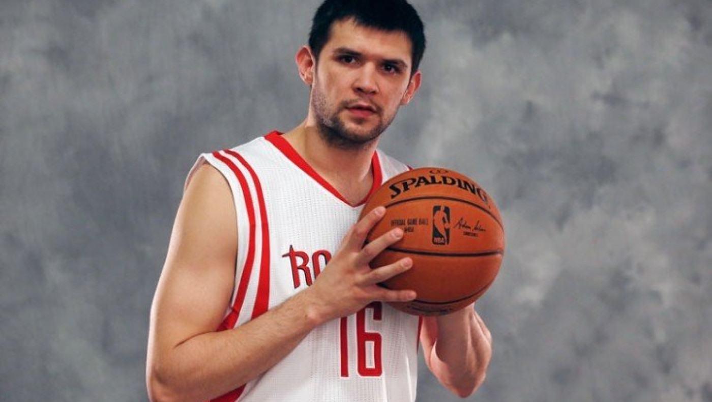 Παπανικολάου: «Απίστευτο που ξεκινάω απέναντι στον Κόμπι» 