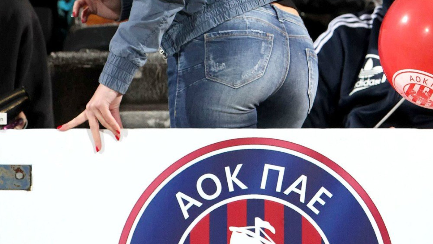 Η μελαχρινή που... έκαψε καρδιές στην Κέρκυρα (pic)