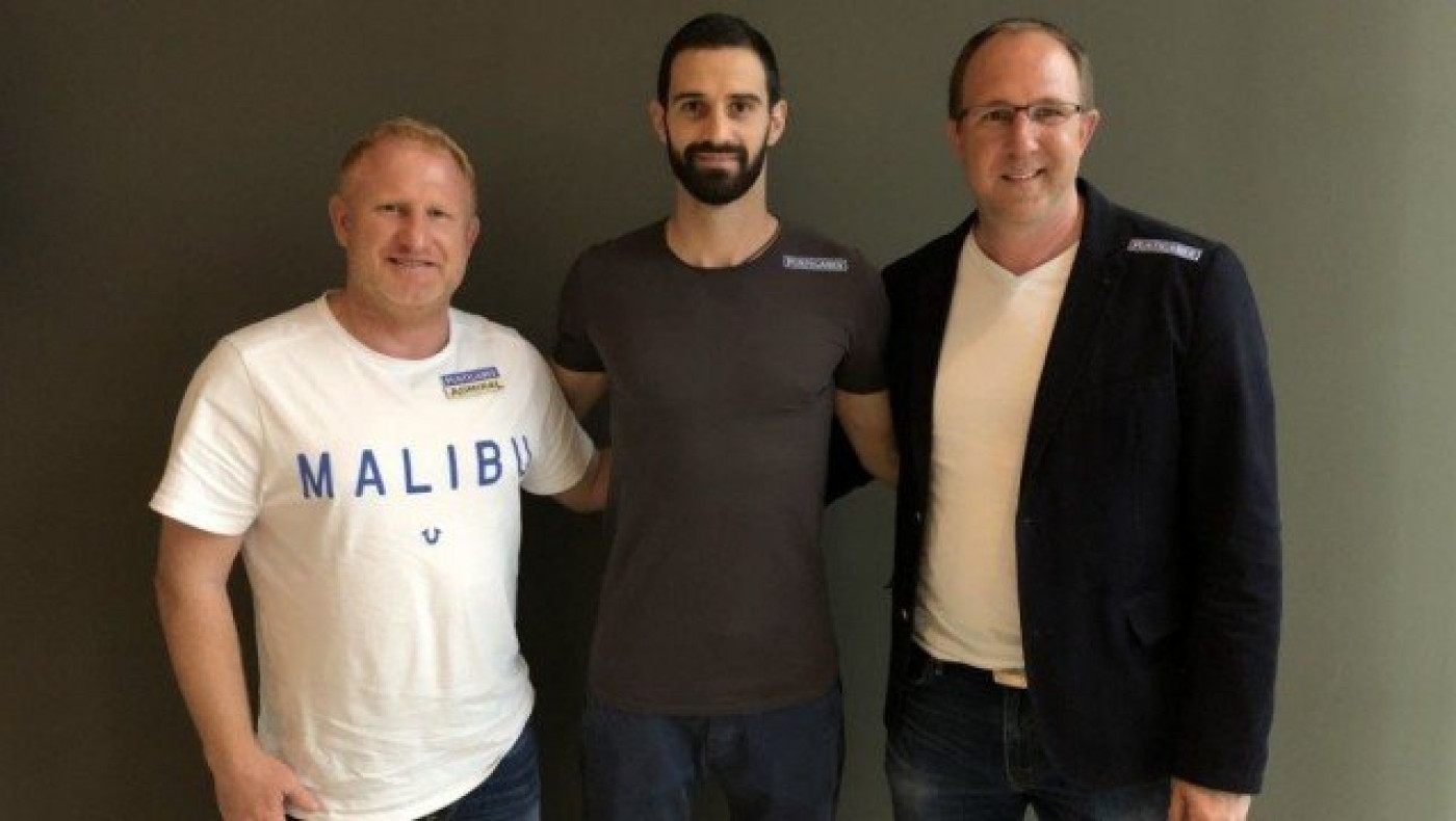 Στην Στουρμ Γκρατς                         ο Αυλωνίτης