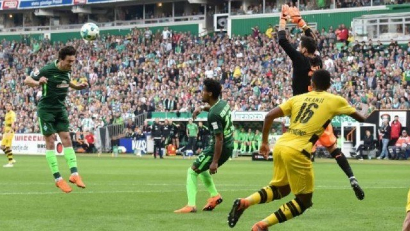 Κόλλησε στη Βρέμη η                      Ντόρτμουντ