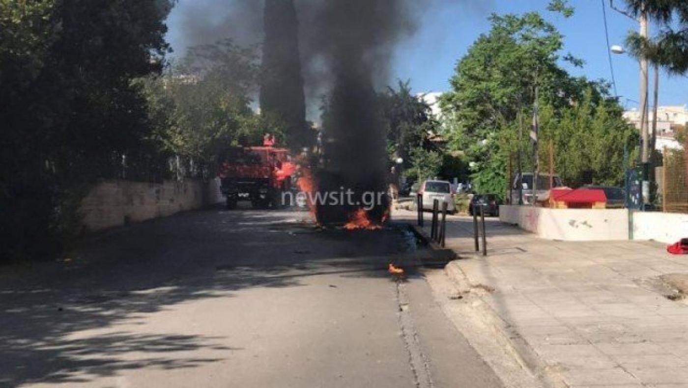 ΕΚΤΑΚΤΟ: ΑΕΚτσήδες έκαψαν βαν με οπαδούς του ΠΑΟΚ (ΒΙΝΤΕΟ)