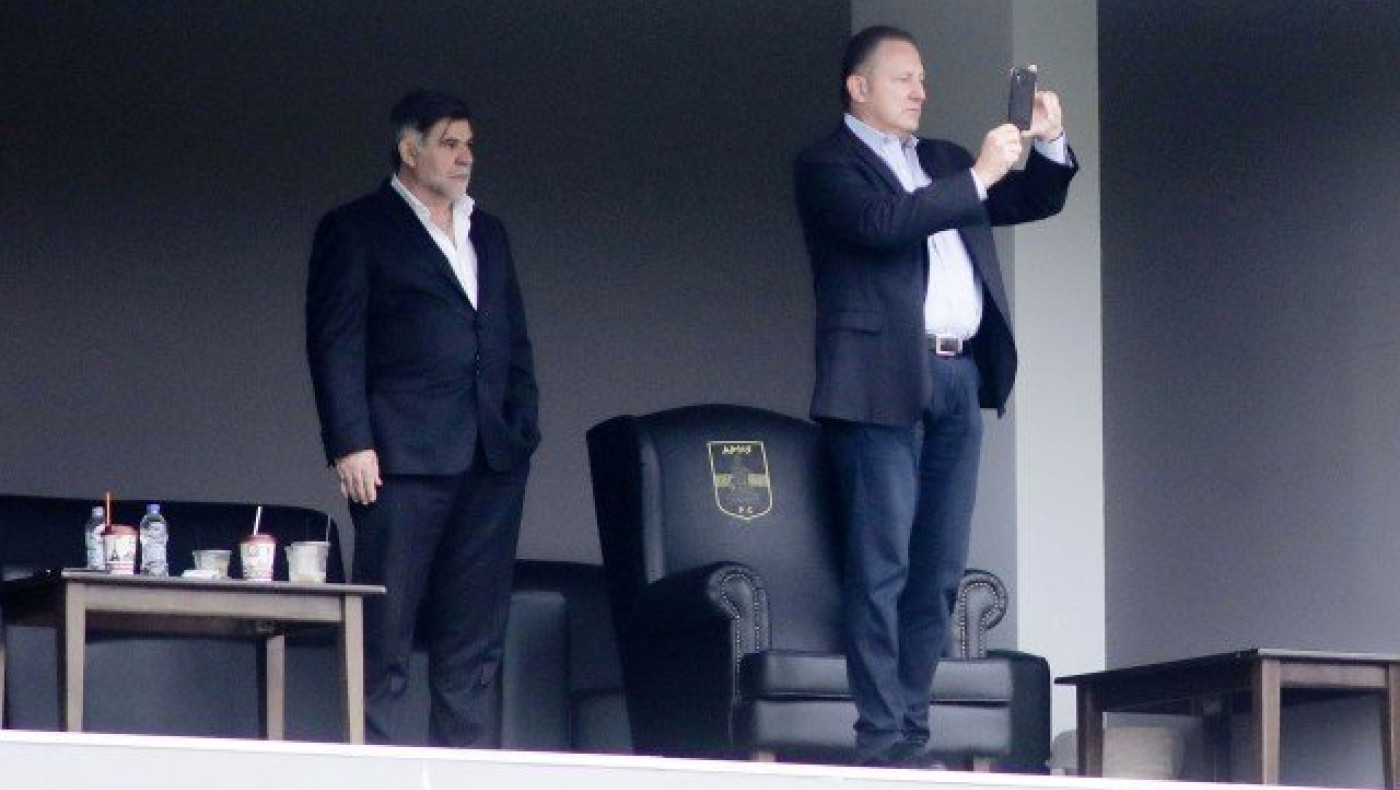 Ανοιχτά              χαρτιά               εκατέρωθεν