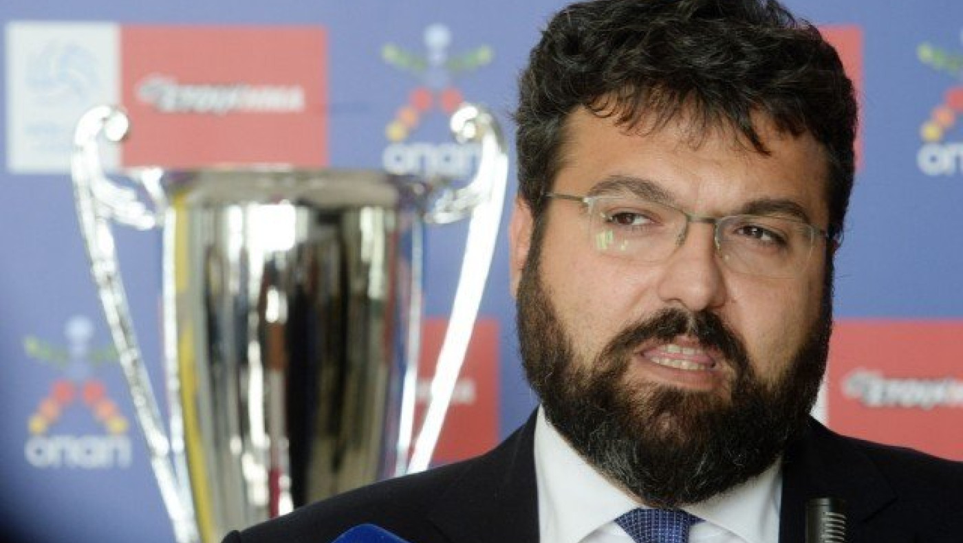 Θα μειώσουν τις συντάξεις, για να        χρηματοδοτήσουν το ποδόσφαιρο