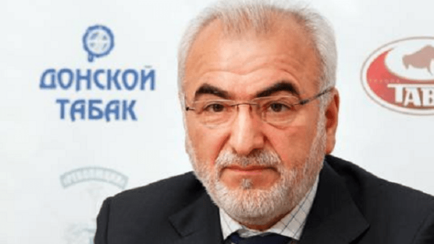 Με φανέλα του ΠΑΟΚ ο Ιβάν Σαββίδης στο Βραζιλία-Ελβετία! (pics)