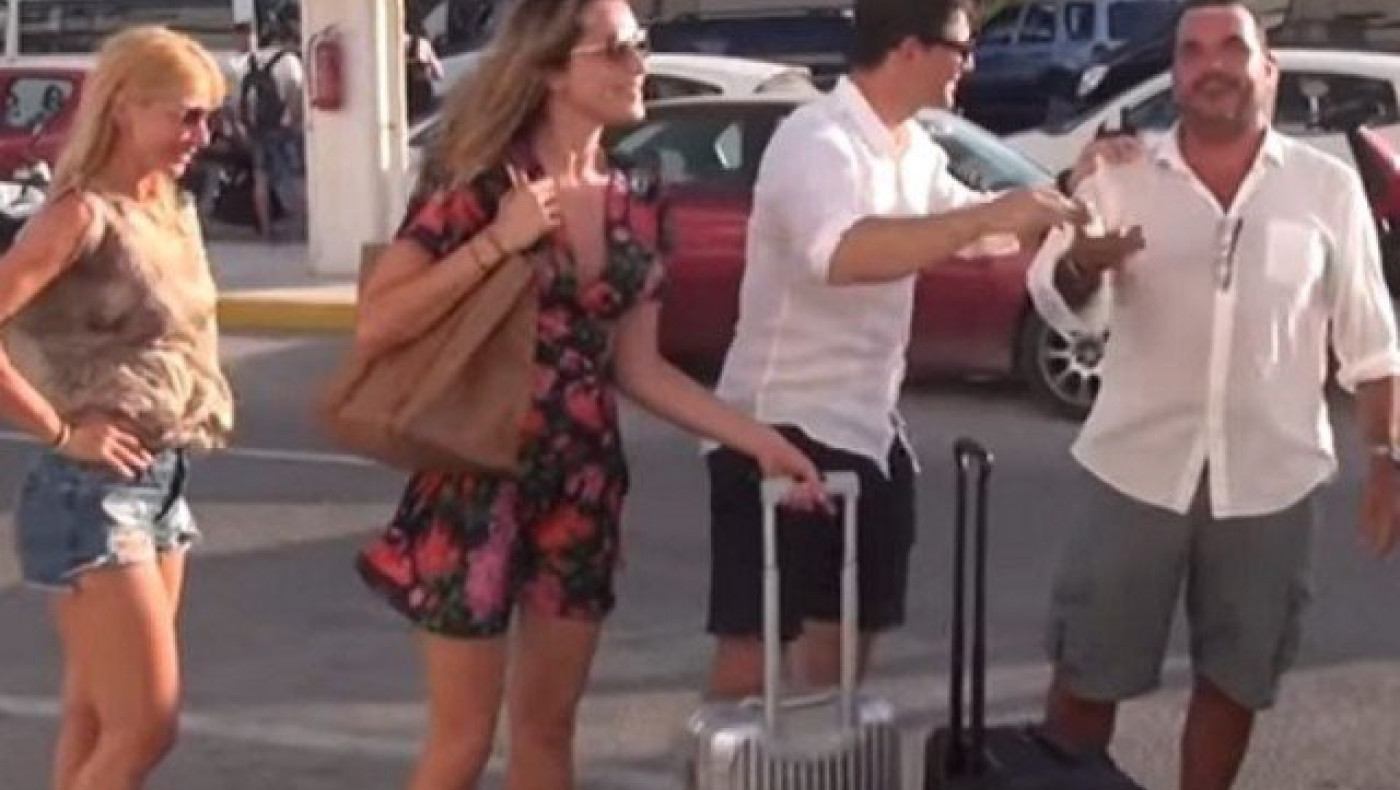 Παρεξήγηση Ρουβά με φωτογράφους για τα... πόδια της Κάτιας! (ΒΙΝΤΕΟ)