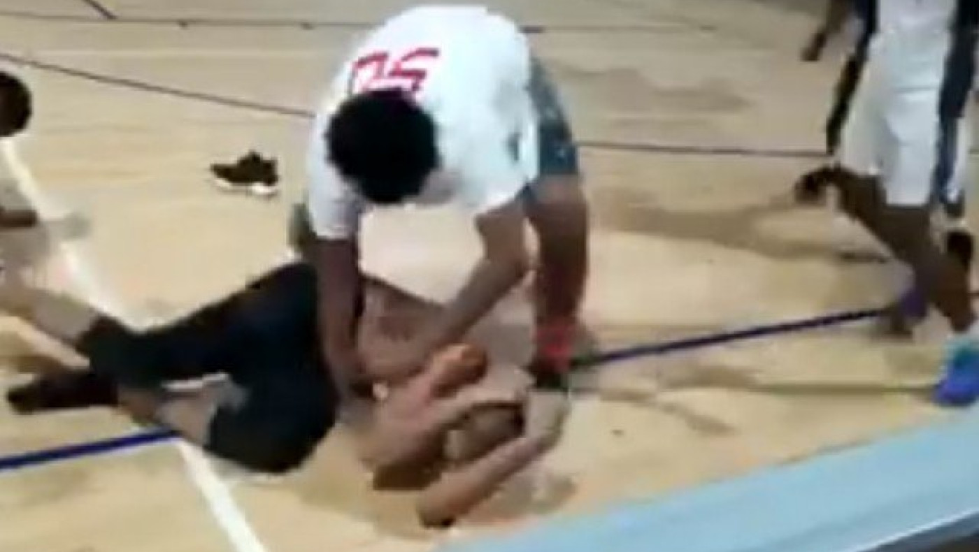 Απίστευτο ξύλο από παίκτες σε διαιτητές στις ΗΠΑ! (ΒΙΝΤΕΟ)