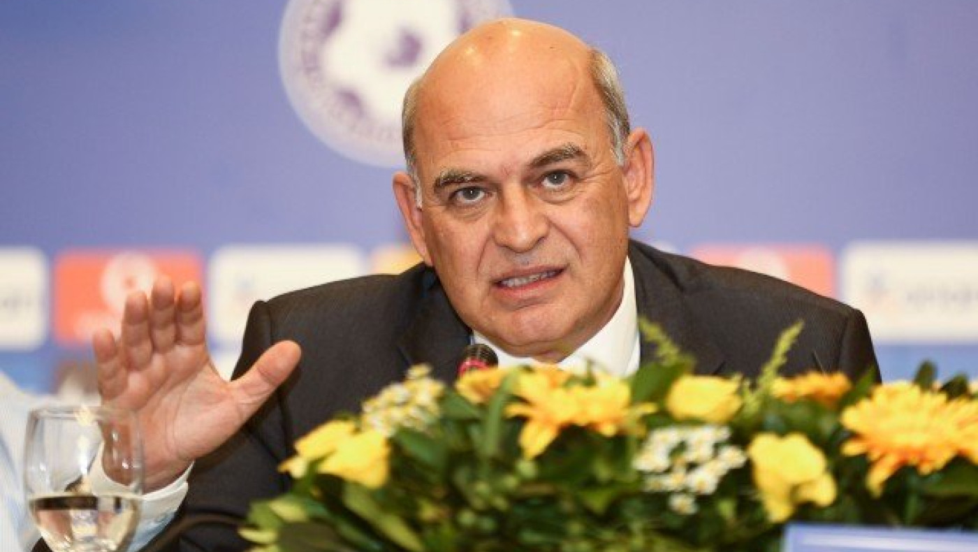 Ο Γραμμένος               έδωσε τα κλειδιά της ΕΠΟ...