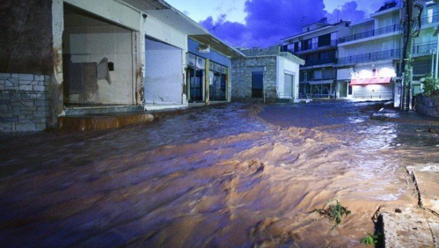 Ακραία τα καιρικά φαινόμενα,   αλλά και ανοχύρωτες οι πόλεις