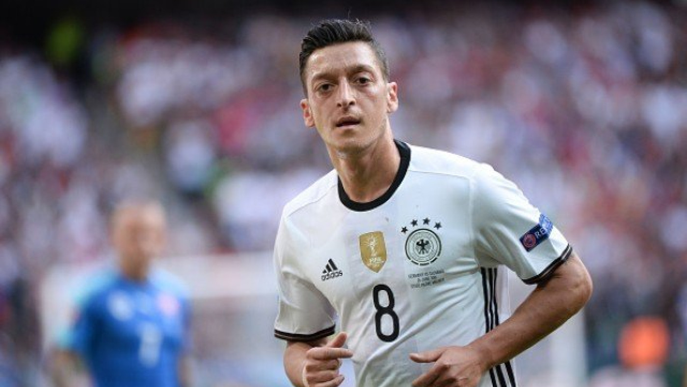 Αποσύρεται από την εθνική Γερμανίας ο          Οζίλ
