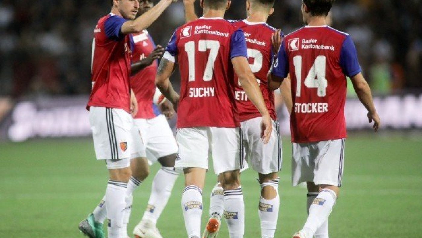 Ελβετικό                      τυρί πίσω,  σουγιάς μπροστά!