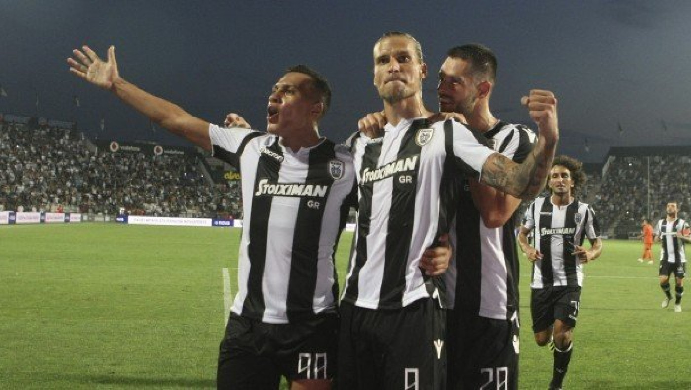 Με το «δεξί» και με τη σκέψη στο ραντεβού με την ιστορία