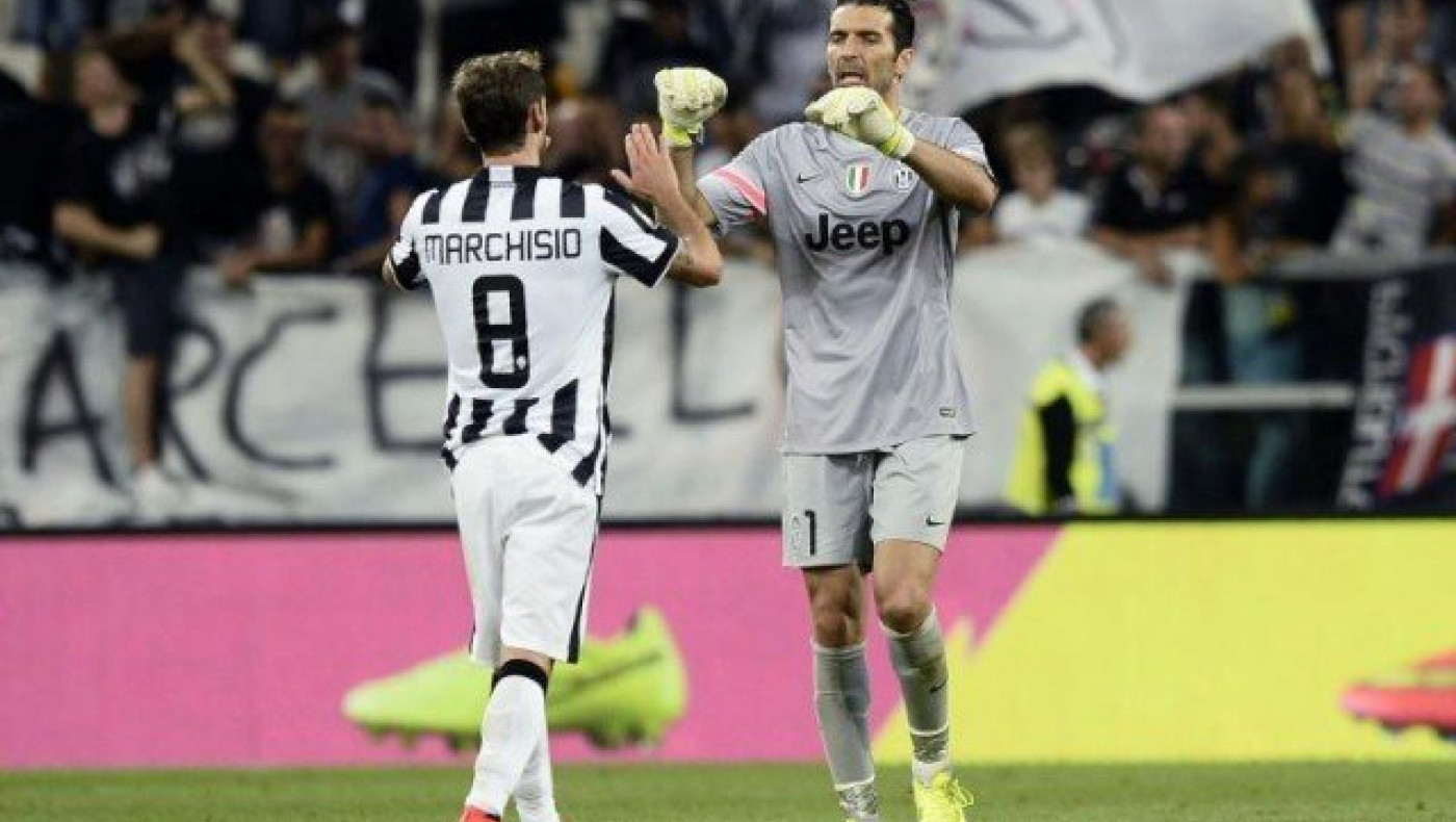 Δεν πρόλαβε να μείνει ελεύθερος και τον «γλυκοκοιτάζει» η Παρί!