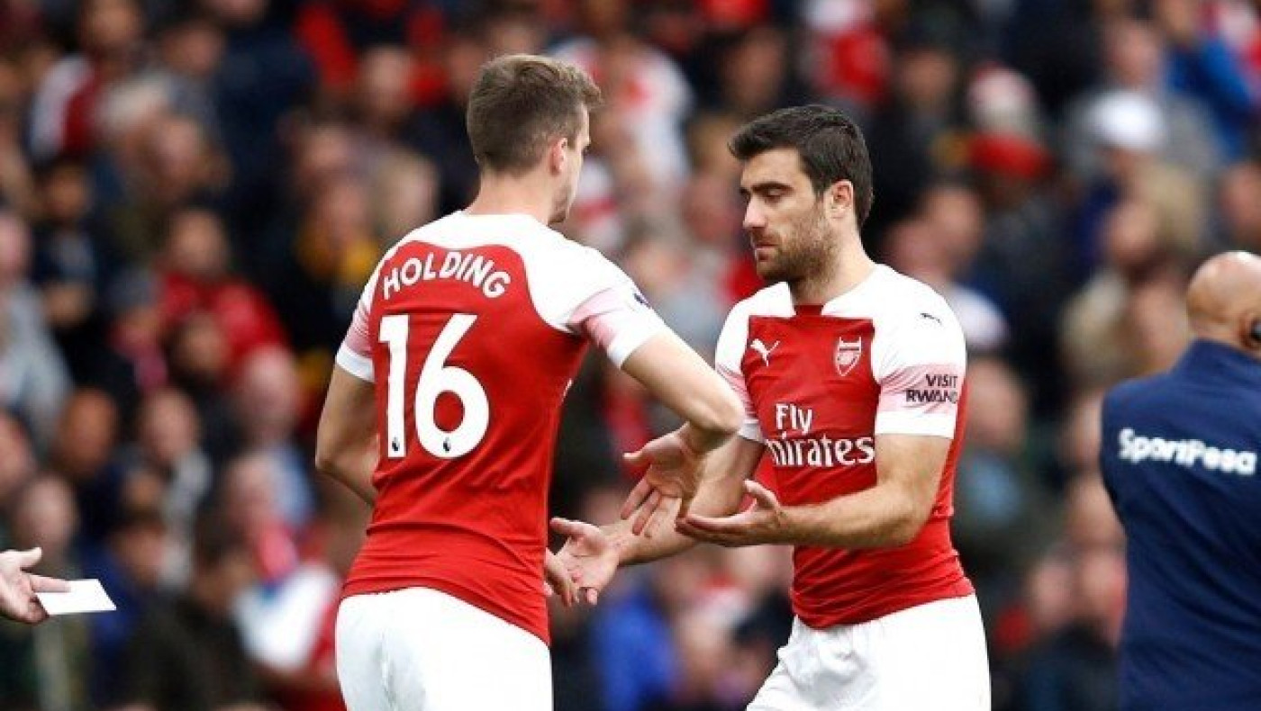 Επιστέφει          ο Σωκράτης, χαμόγελα για    Έμερι!