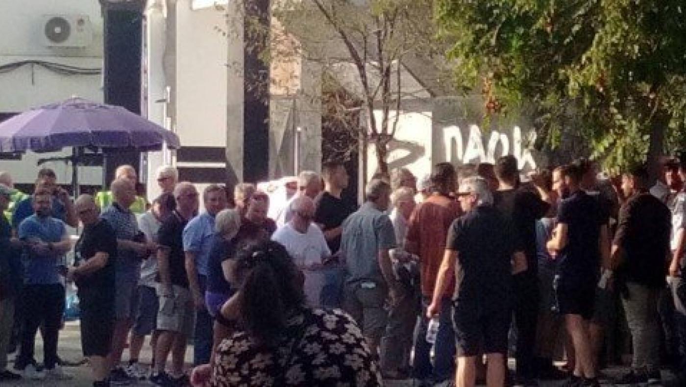 Έφτασαν οι πρώτοι οπαδοί της Τσέλσι στην Τούμπα, αυστηρός ο έλεγχος