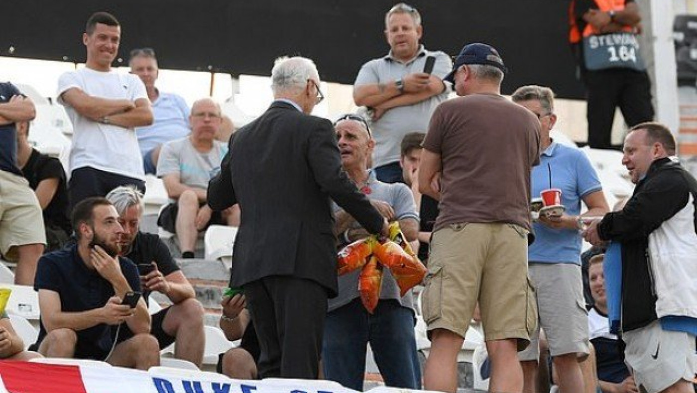 Την «βγάζουν» με…πατατάκια οι οπαδοί της Τσέλσι (pics)