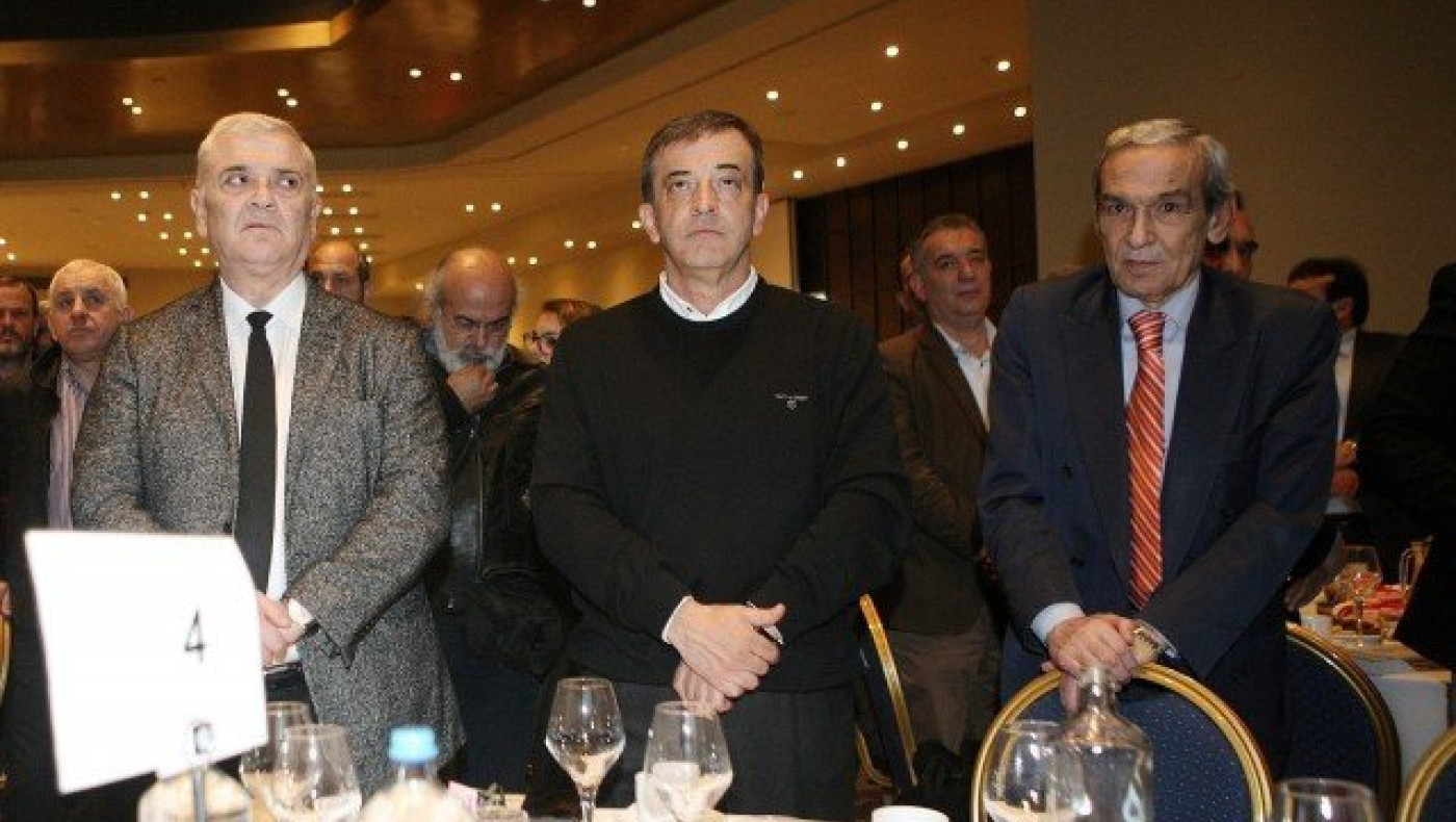 Επιστροφή          στα πέτρινα χρόνια; Ο Σκίμπε, ο Βακάλης και ο… Ιβάν