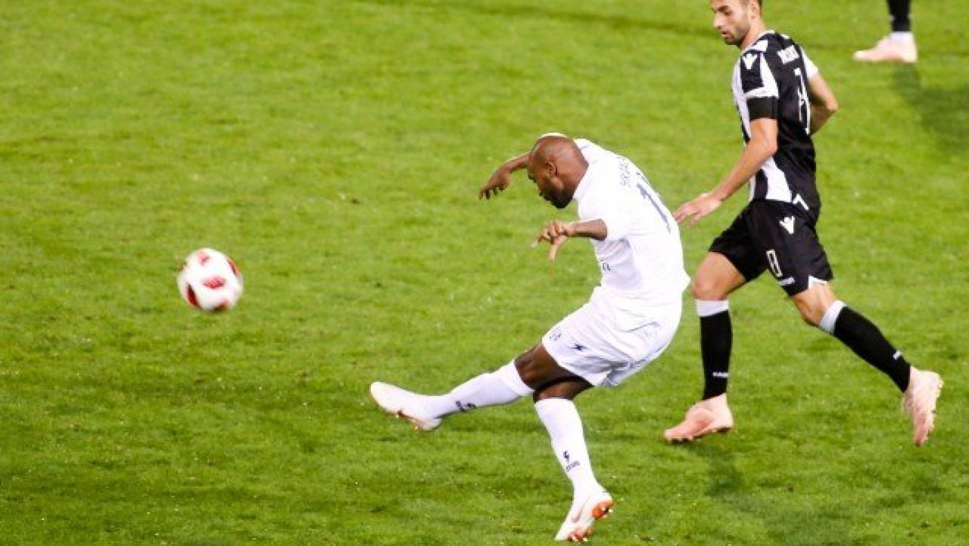 Ο κόσμος του ΠΑΟΚ αποθέωσε τον   Σικαμπάλα! (ΒΙΝΤΕΟ)