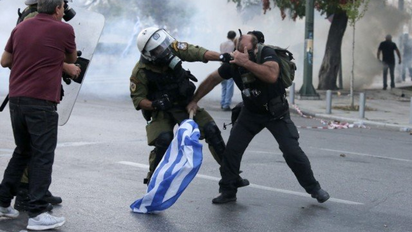 Εξαχρειωμένοι εθνομηδενιστές βυσσοδομούν… και εξοργίζουν