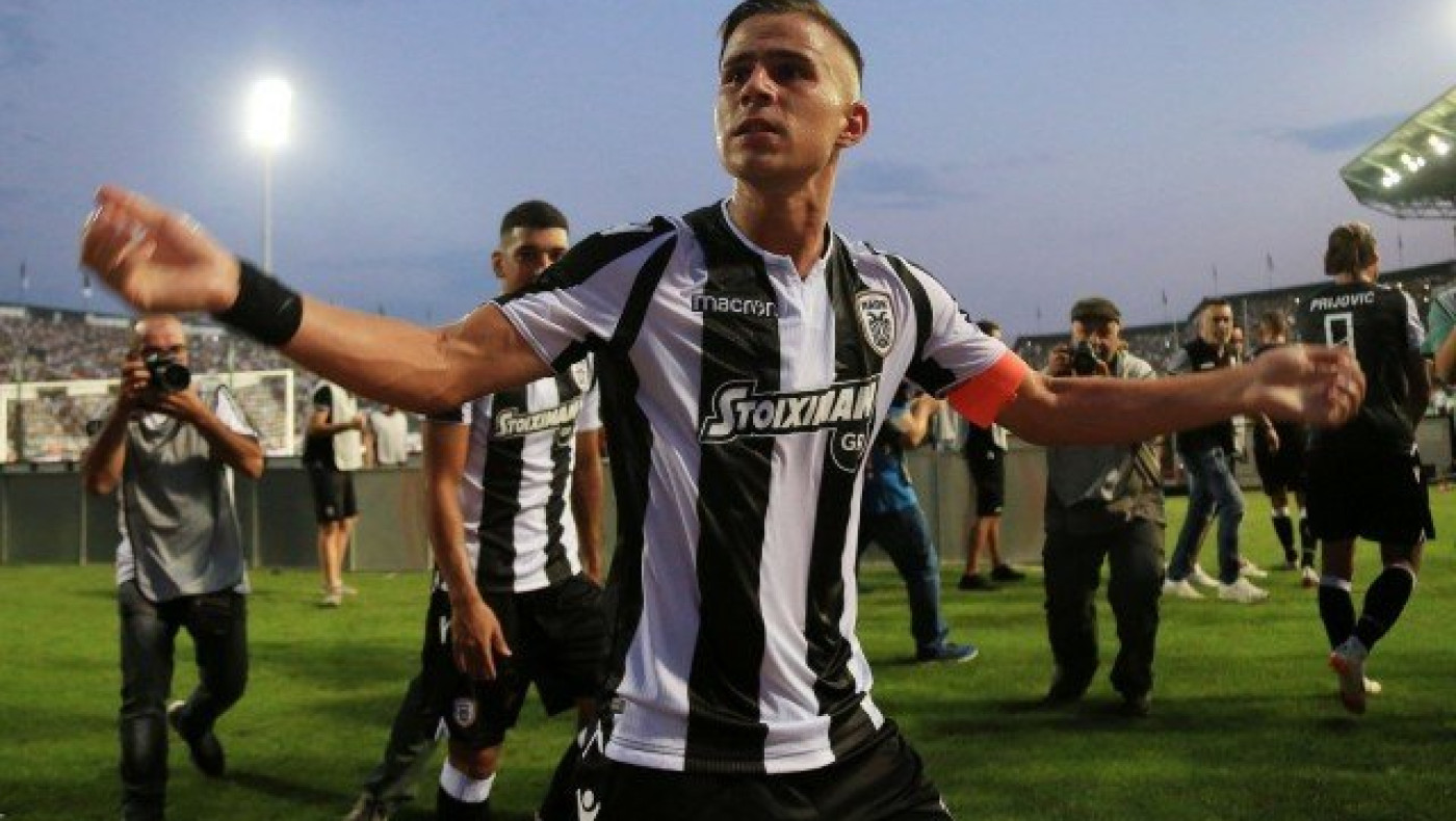 Το χαμόγελο του μικρού Γιαννάκη δίπλα στον Πέλκα        (pic)