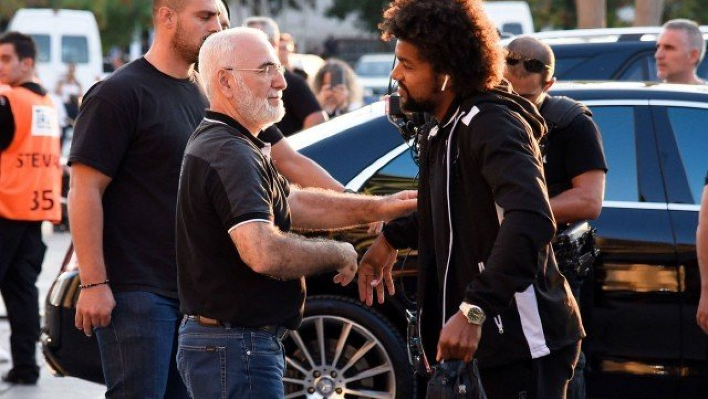 Η... κλασική υποδοχή του Ιβάν Σαββίδη στους παίκτες    του ΠΑΟΚ (vid)