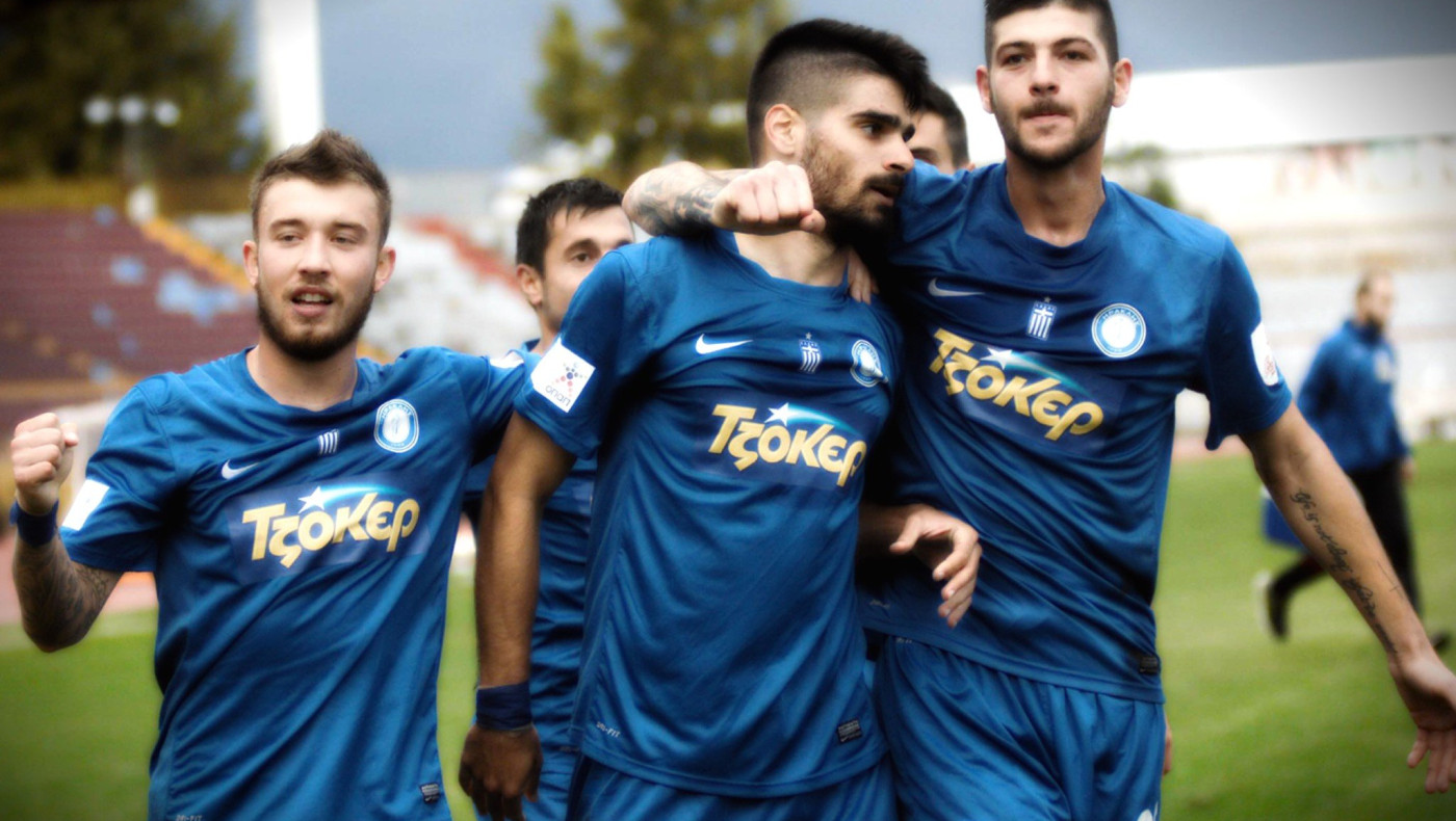 Χωρίς δύο στην Άμφισσα