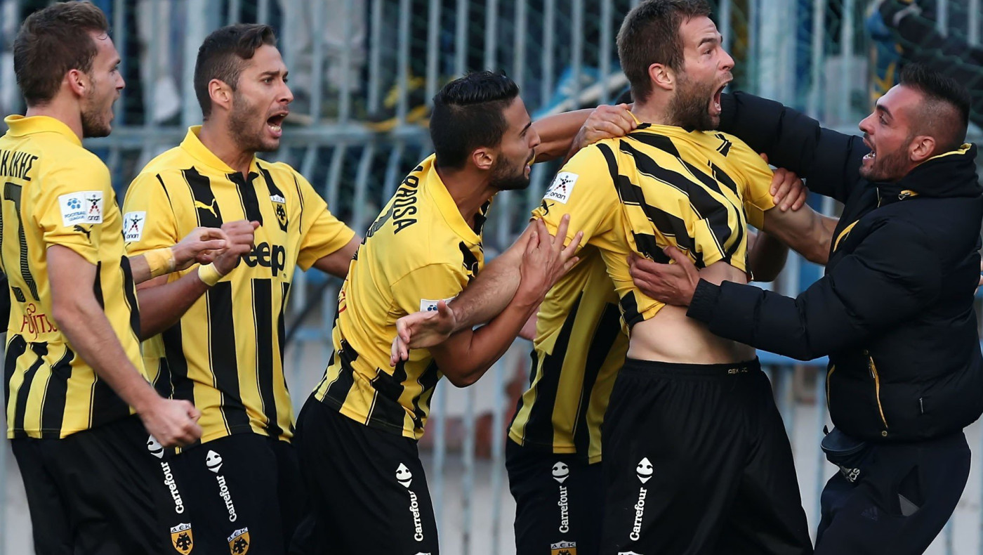 Τα τσιγάρα, τα ποτά και τα ξενύχτια της… ΑΕΚ