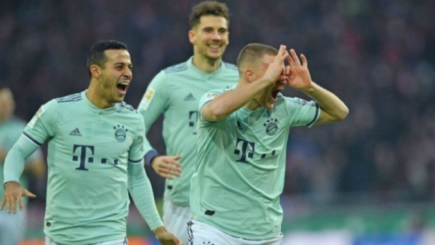 Καταιγιστική η Μπάγερν, γκέλαρε η         Γκλάντμπαχ