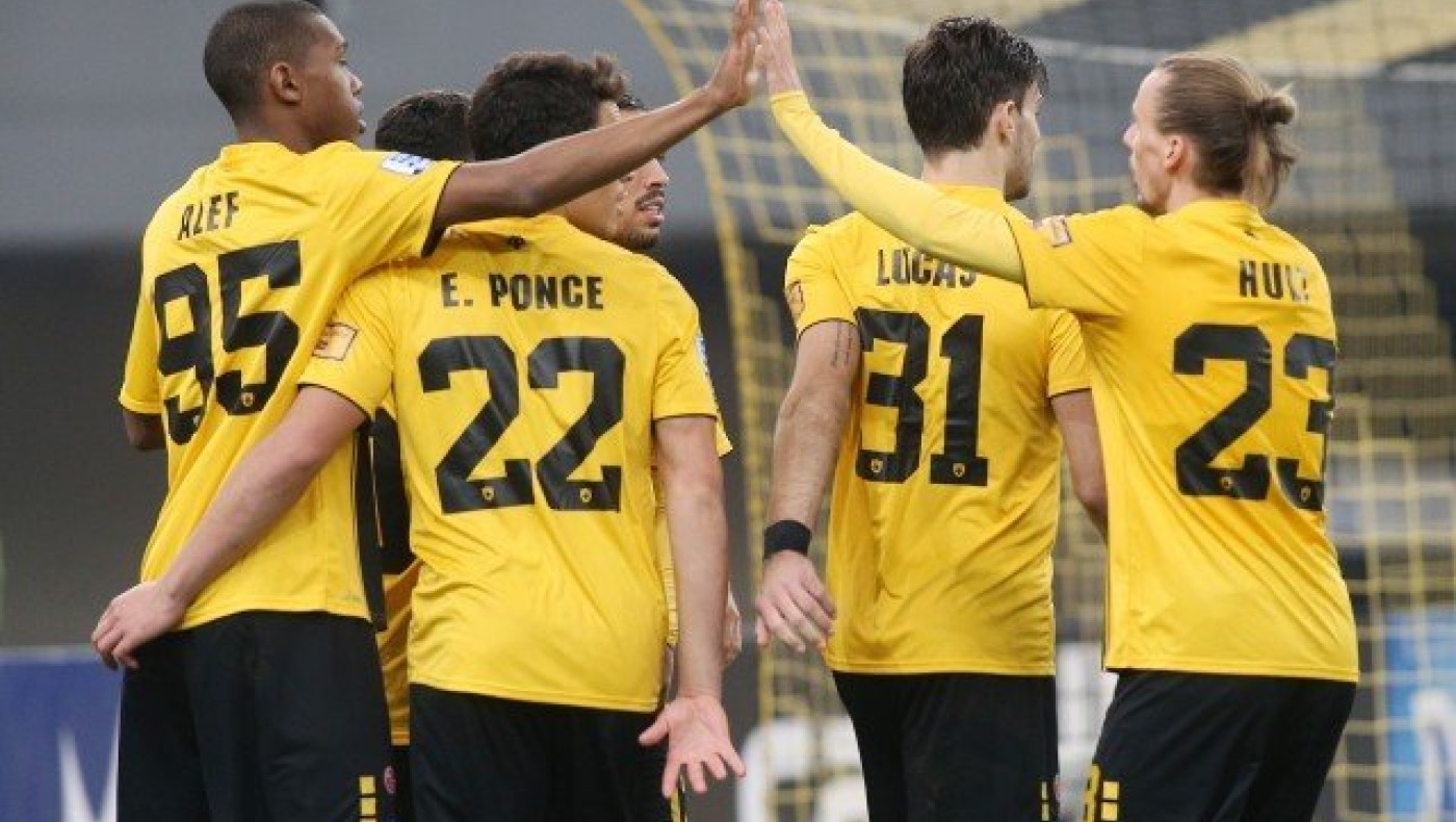 Εύκολα η ΑΕΚ, 2-0 τη                           Λαμία