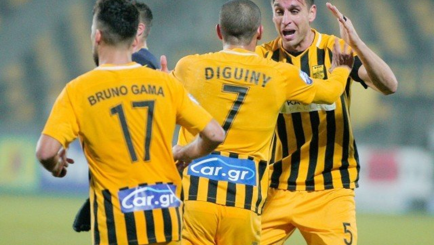 Πανικό φανερώνει η πρόθεση   αλλαγής του 1/3 των παικτών