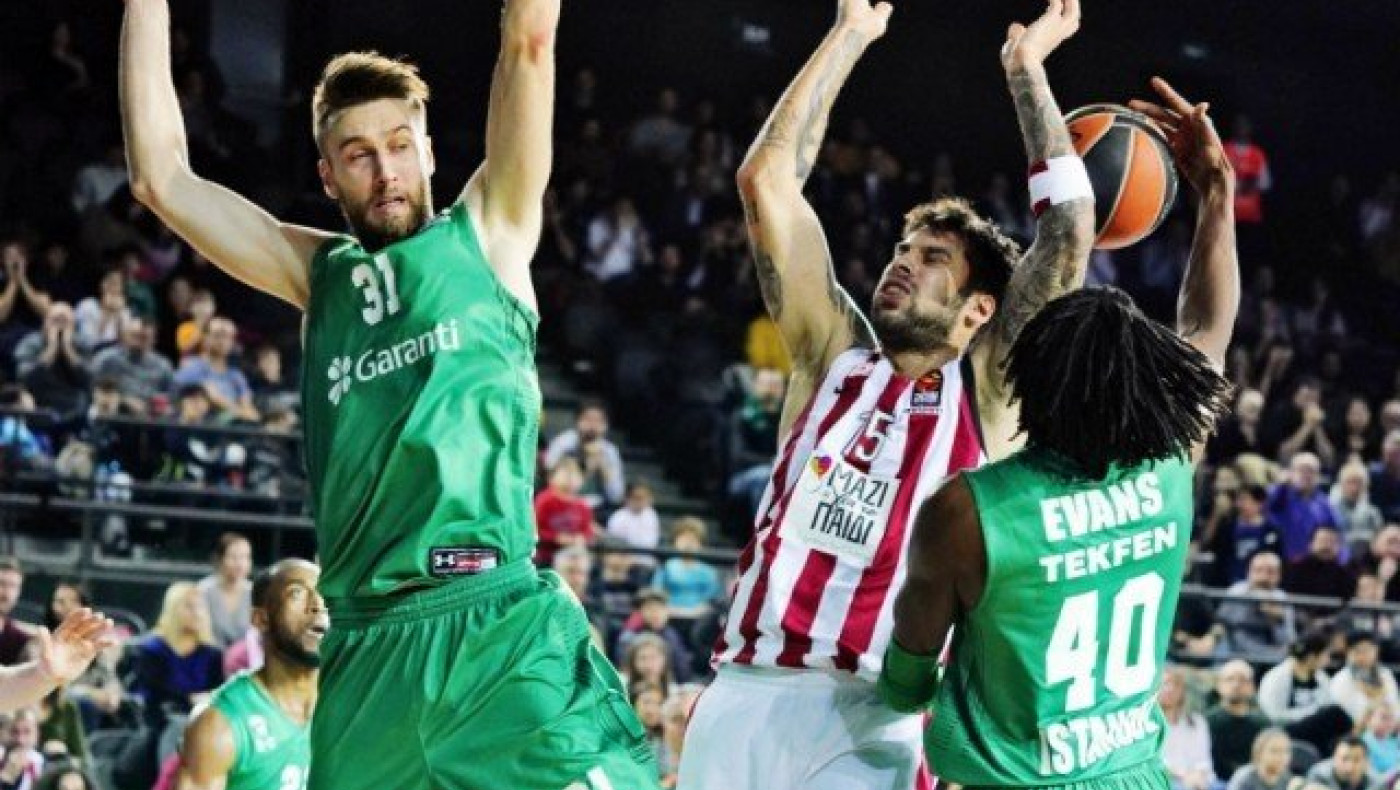 Βούλιαξε στην                   Τουρκία ο Ολυμπιακός