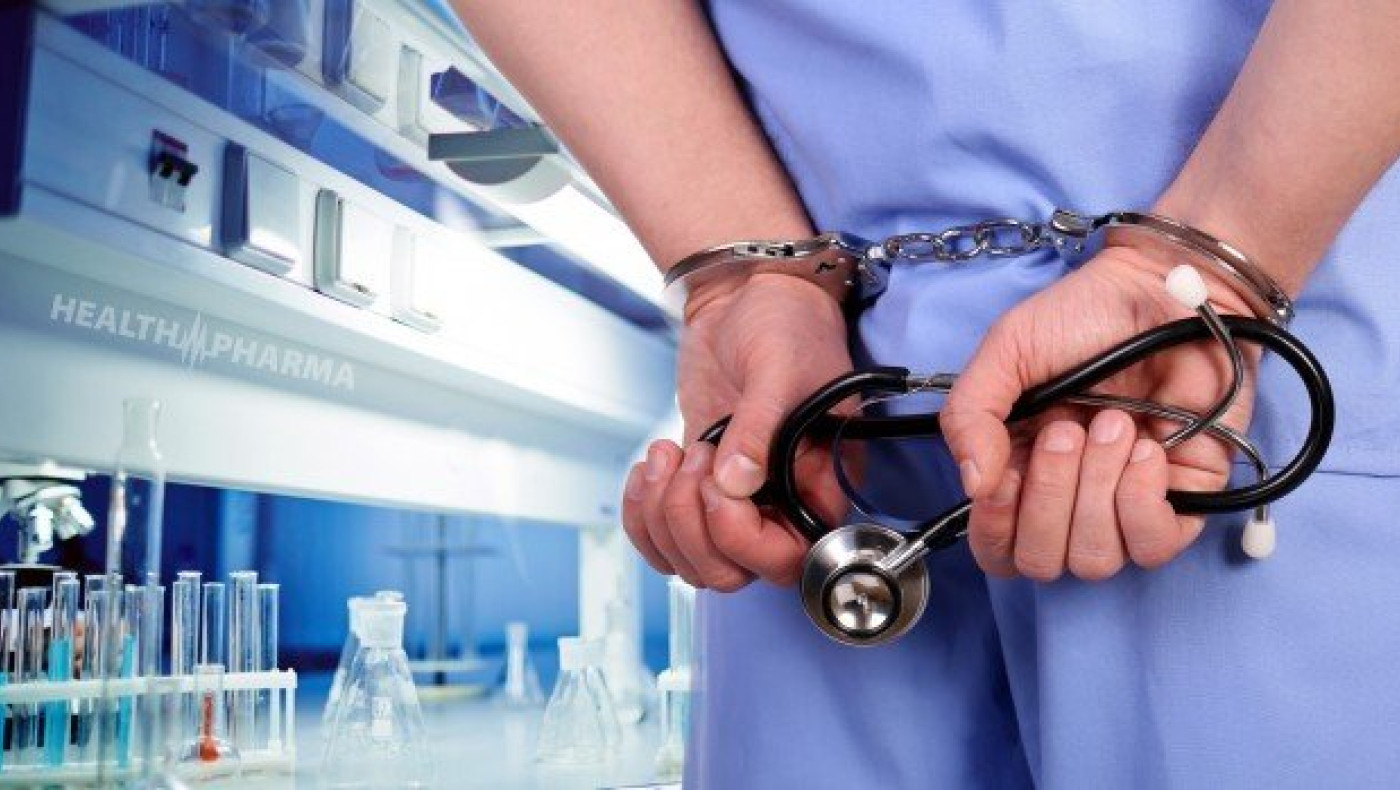 Θεσσαλονίκη: Ελεύθερος με όρους ο γιατρός που φέρεται να πήρε φακελάκι