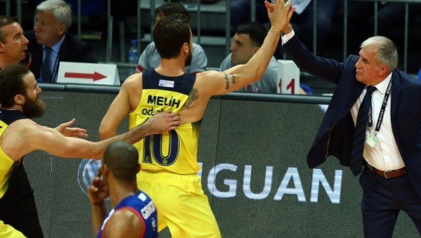 ΑΠΙΣΤΕΥΤΟ: Έβαλε 60 σερί τρίποντα στο ζέσταμα ο Μαχμούτογλου (ΒΙΝΤΕΟ)