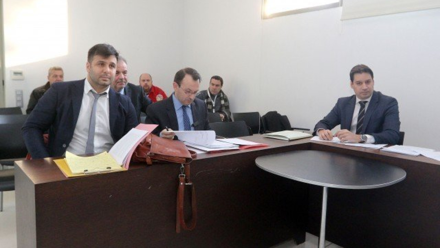 Αντιμετωπίζοντας…  ένα μεγάλο                  πρόβλημα