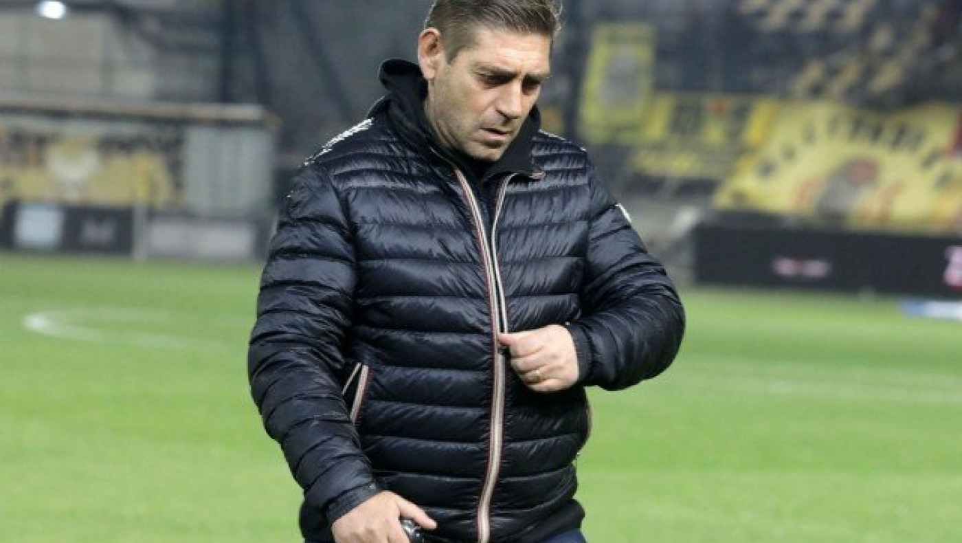 Της κακομοίρας: Επεσε από τον Λευκό Πύργο και βρήκε πορτοφόλι