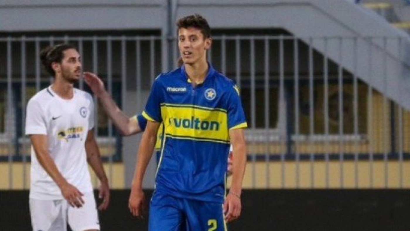 Στη Μίλαν και               επίσημα ο 17χρονος Μιχελής!