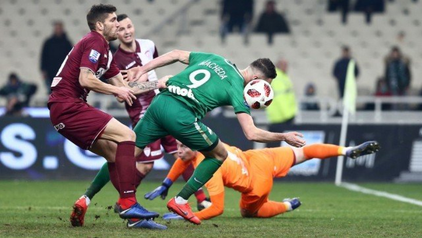 Όρθια με δέκα παίκτες η Λάρισα στο              ΟΑΚΑ