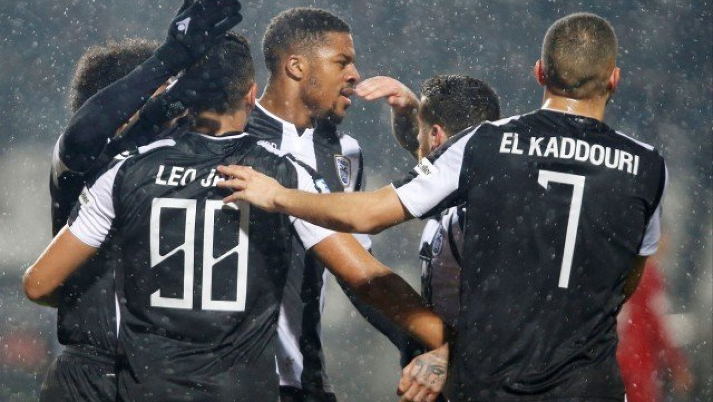 Την μουτζούρα την έκανε                    καλλιγραφία!