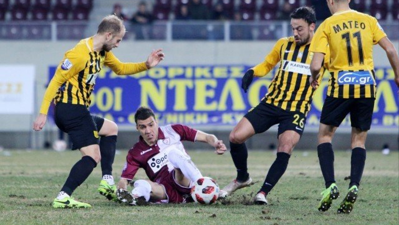«Επίθεση αγάπης» από ball-boy στον            Μπάσα