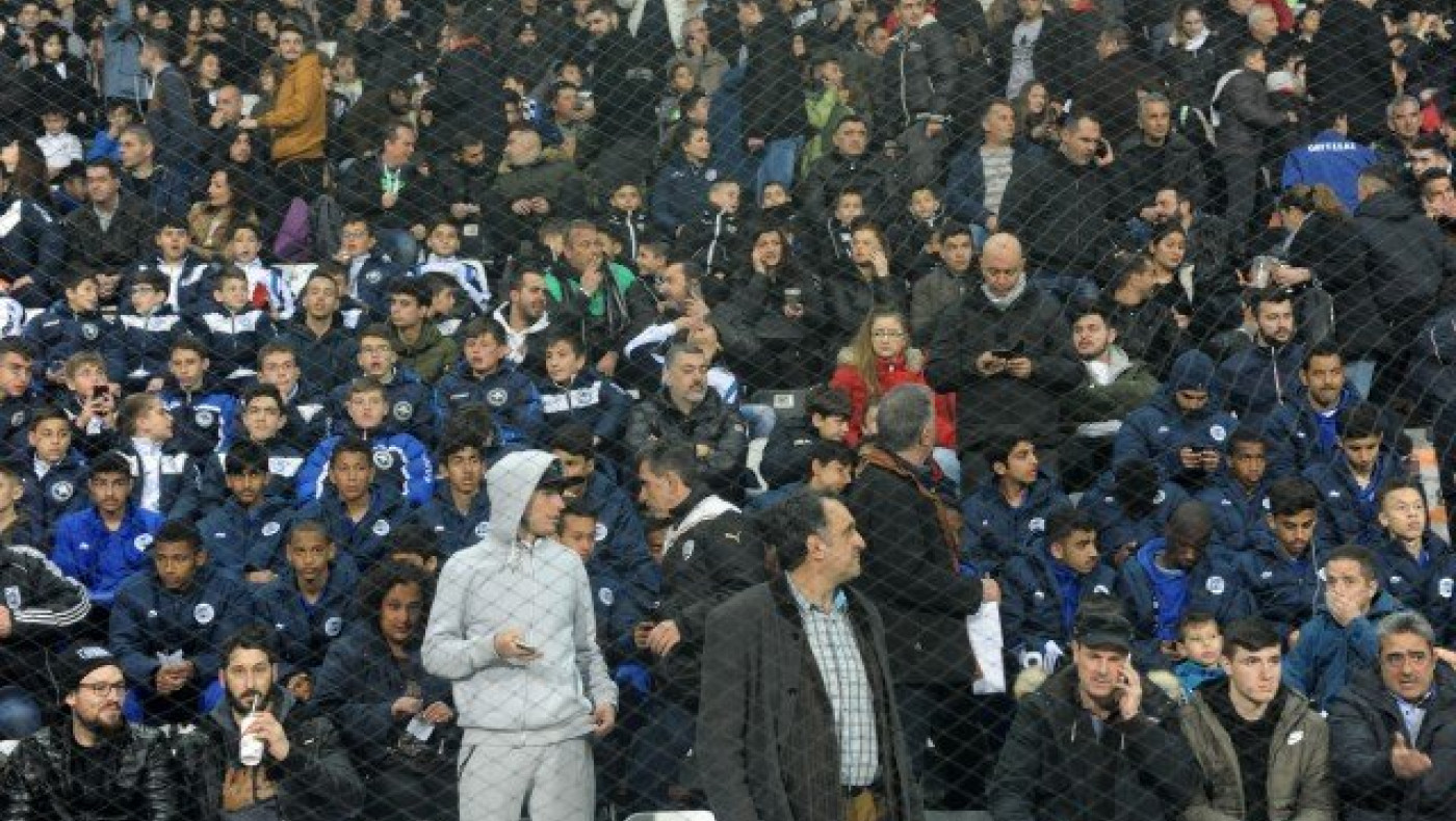 Ανοίγει δρόμους η παρουσία  10.000 οπαδών σε αγώνα Κ19