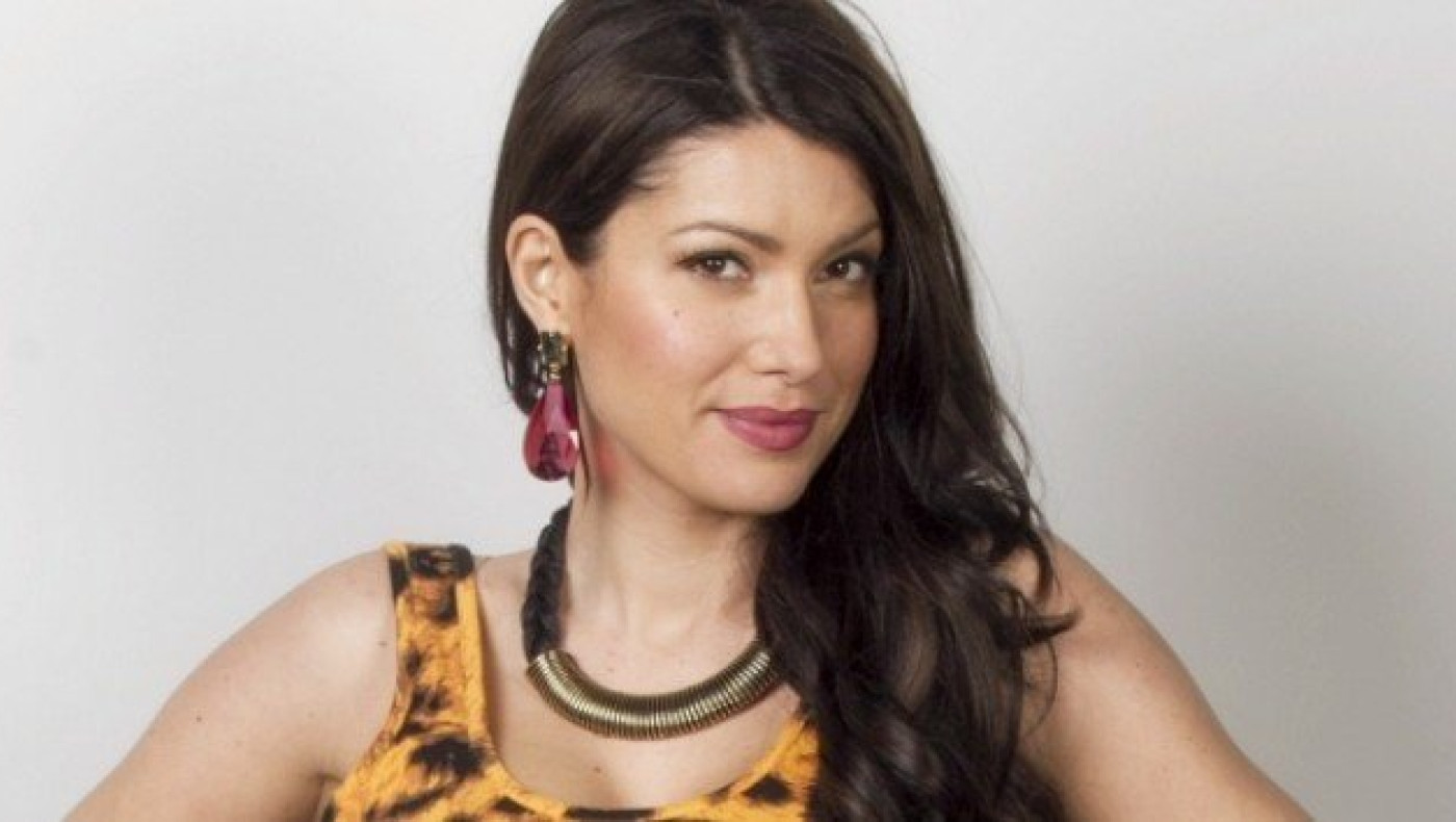 Το νέο επαγγελματικό βήμα της Κλέλιας Ρένεση        (ΒΙΝΤΕΟ)