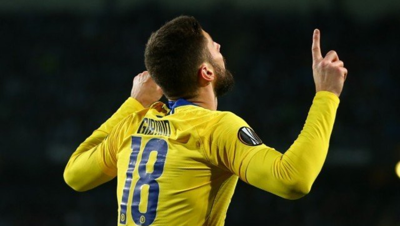 Με το ένα πόδι             στους «16» Τσέλσι και Νάπολι