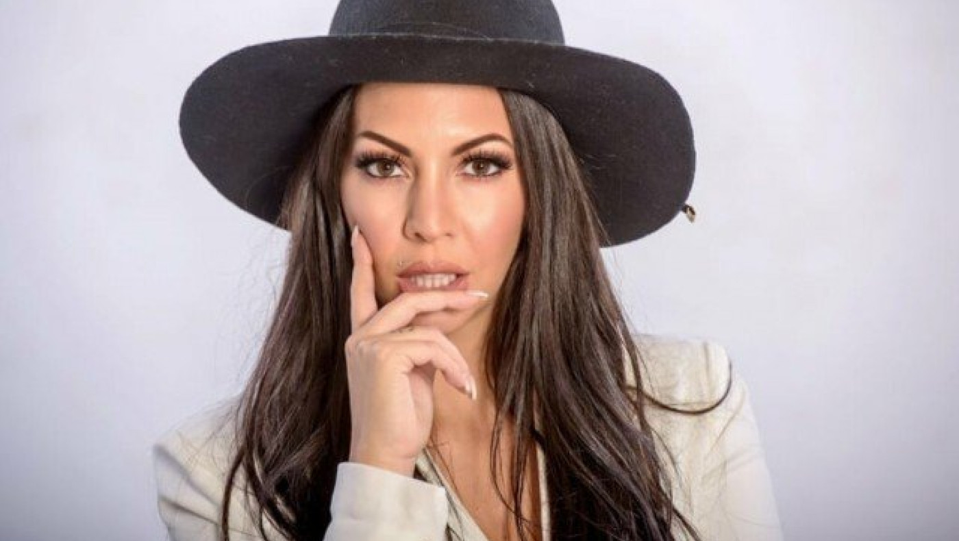 Η πιο σέξι             παρουσία του Shopping Star (pics)