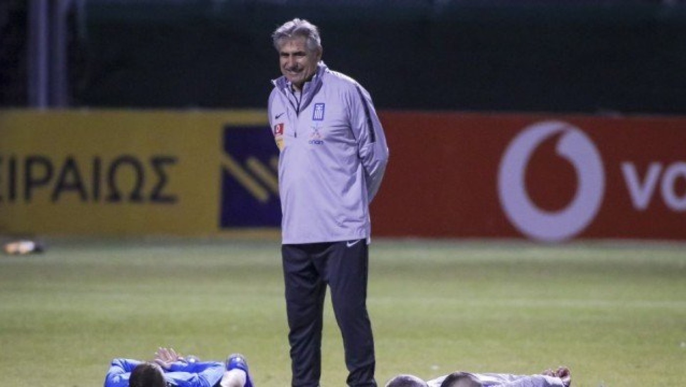 Κόμπλεξ... μικροψυχίες και            χολή για τον κόουτς