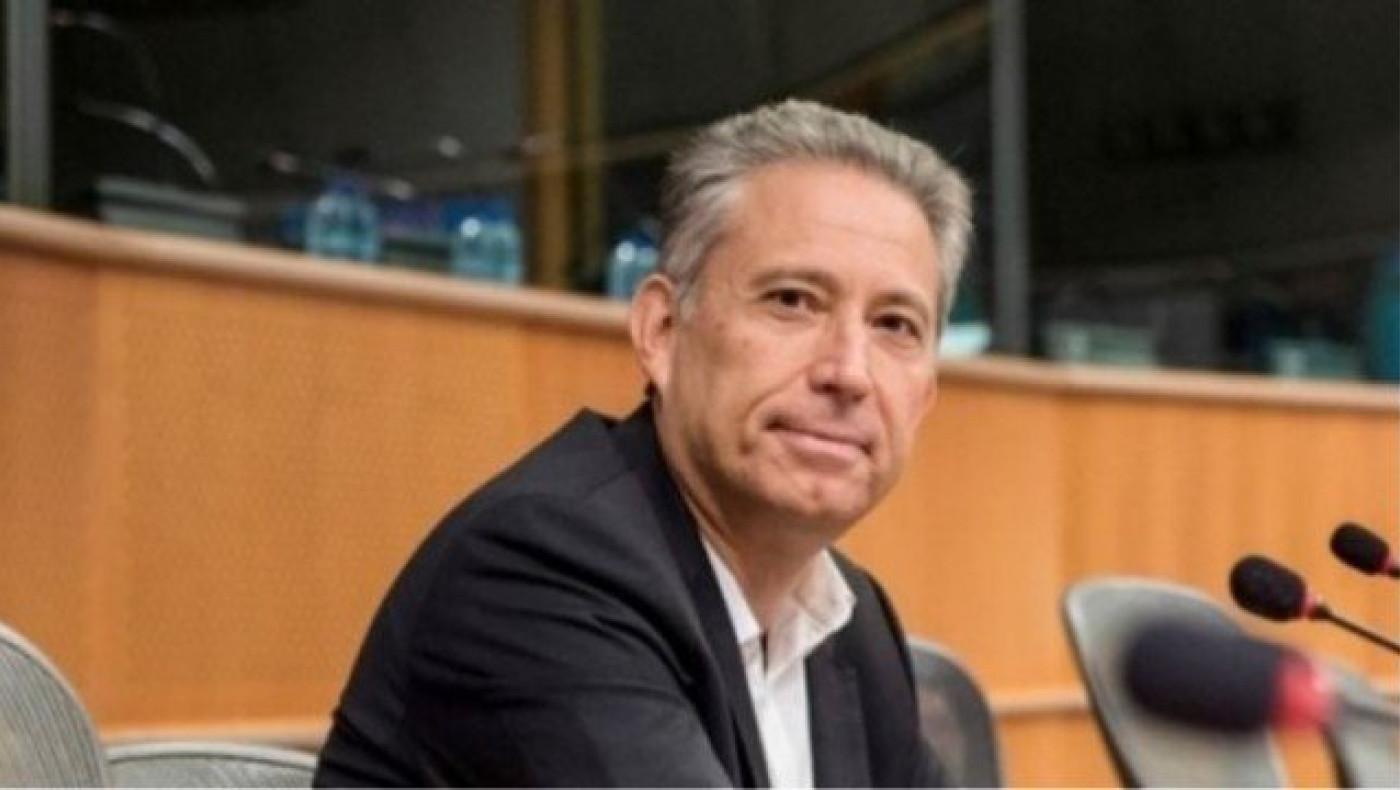 «Το Δημαρχείο πρέπει να είναι υπεράνω     συλλόγων» (aud)