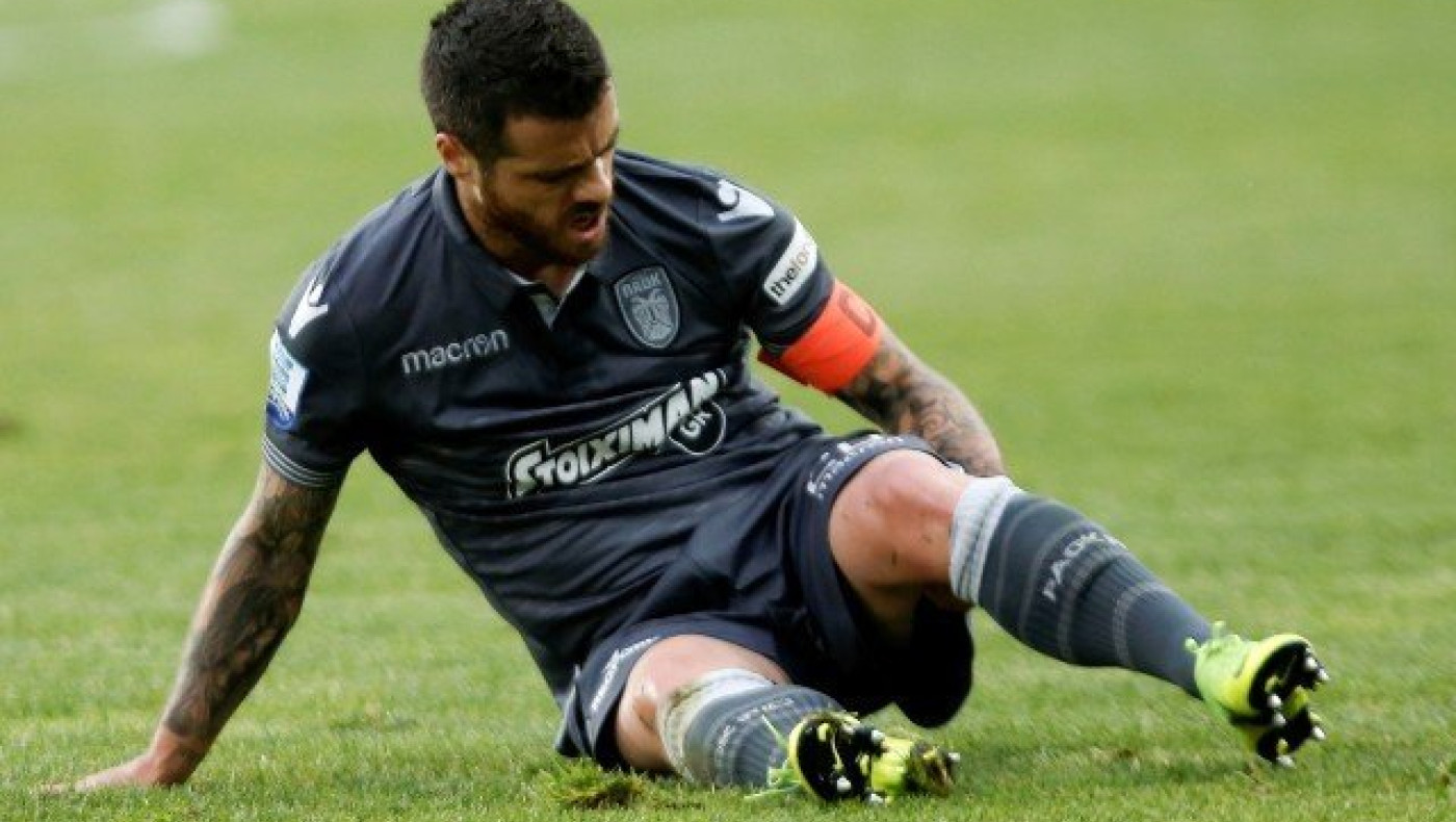 Σηκώνει την κούπα και μετά εγχειρίζεται ο Βιεϊρίνια