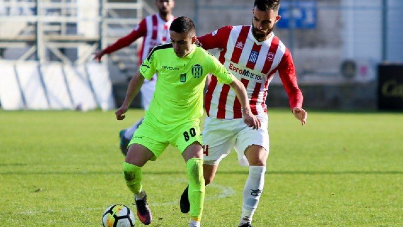 Μία θέση, δύο υποψήφιοι και στο     βάθος η άνοδος